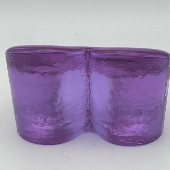 FIRE AND LIGHT RECYCLED GLASS PURPLE HEART PAPER WEIGHT SIGNED 2007 - Picture 2 of 11